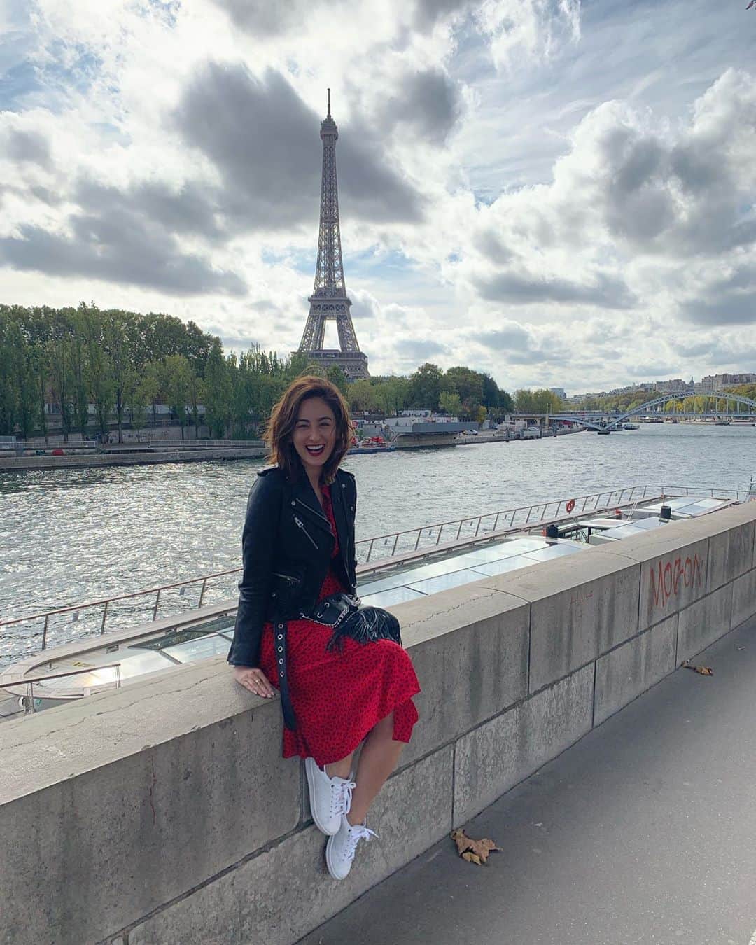 オードリー亜谷香のインスタグラム：「Paris is always a good idea 💡🇫🇷」