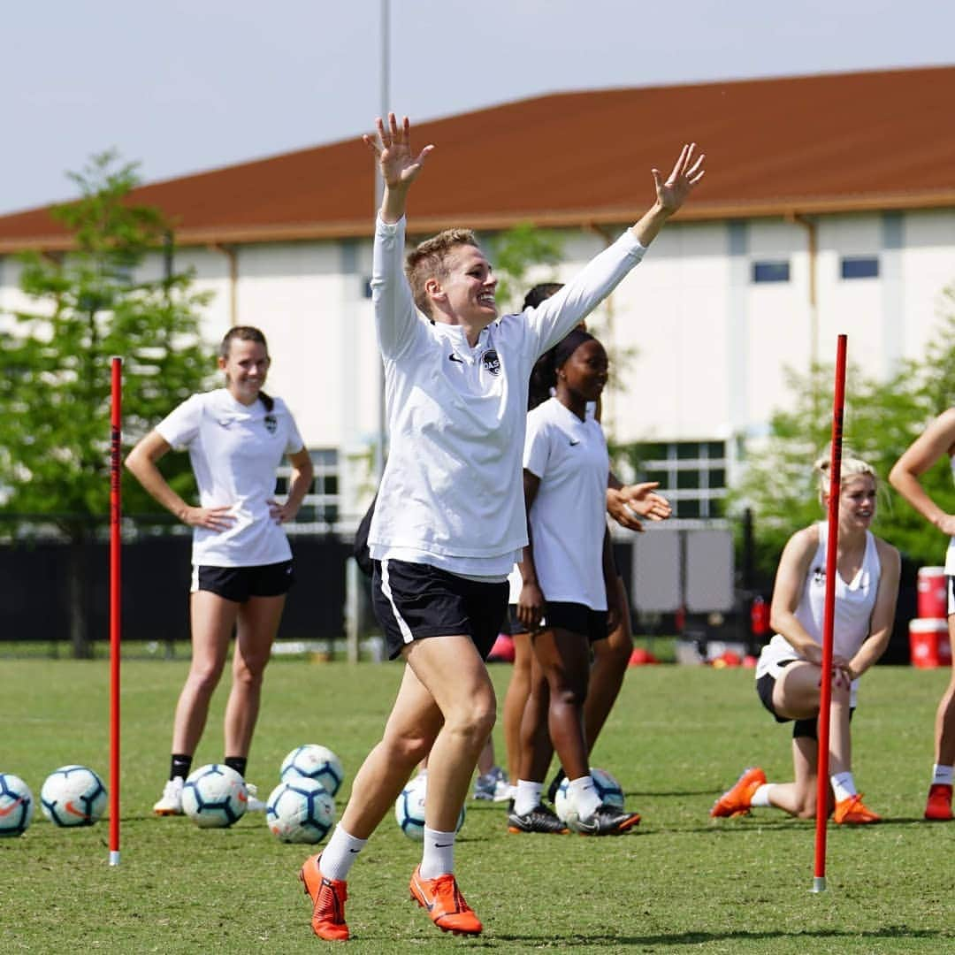 ソフィー・シュミットさんのインスタグラム写真 - (ソフィー・シュミットInstagram)「🧡 last one of the season. Houston Dash vs Utah Royals」10月13日 8時11分 - sophieschmidt13