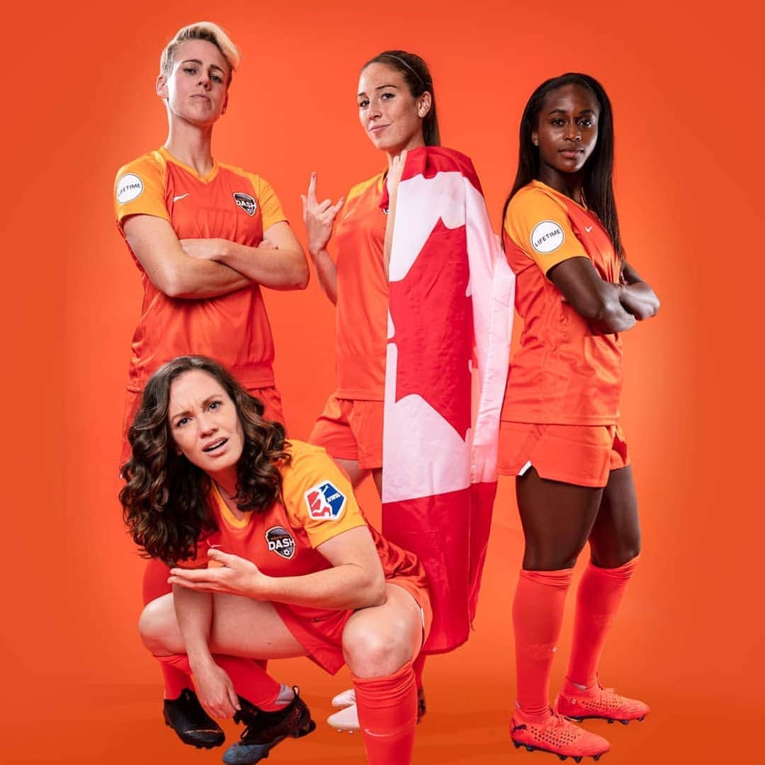 ソフィー・シュミットのインスタグラム：「🧡 last one of the season. Houston Dash vs Utah Royals」