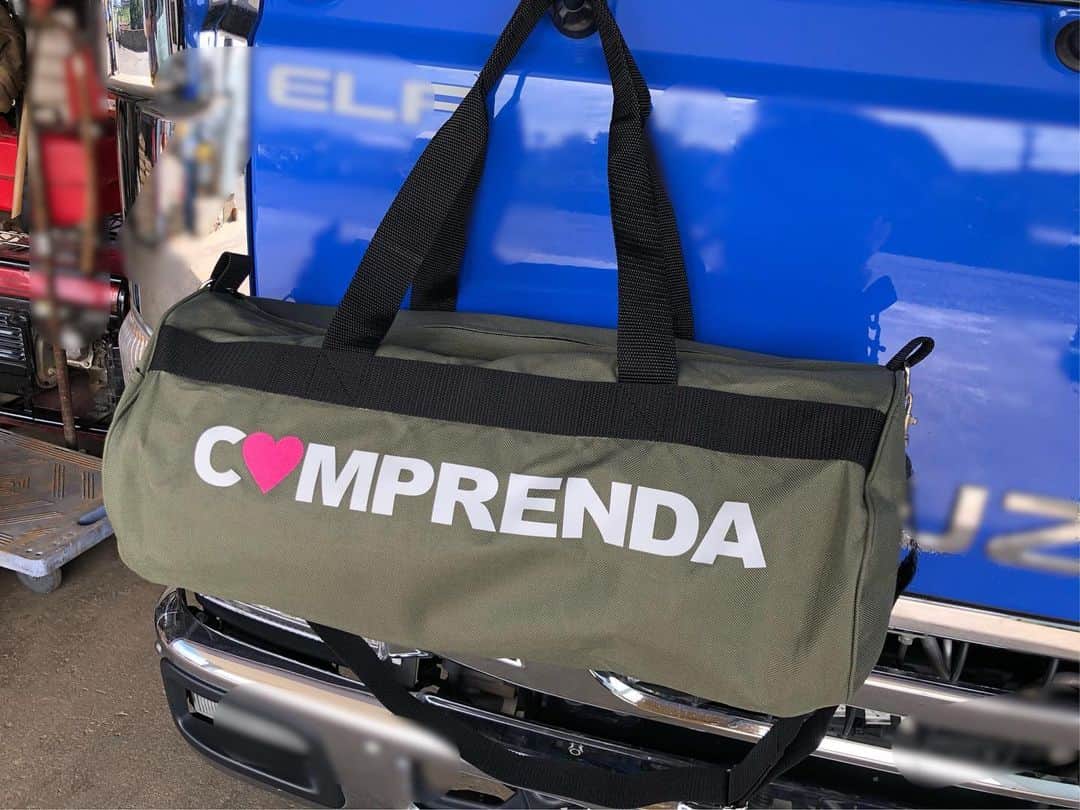 渡辺かなえのインスタグラム：「new in ドラム缶2way bag 新色カーキ❤️ ️ #comprenda#コンプレダ#作業服#作業着 #ツナギ#ツナギ女子 #☀️ #ガテン系女子 #軽トラ女子#168センチ #Mサイズ 着用 #コンプレンダ#トラック女子#ガテン女子#現場女子 #作業着女子」