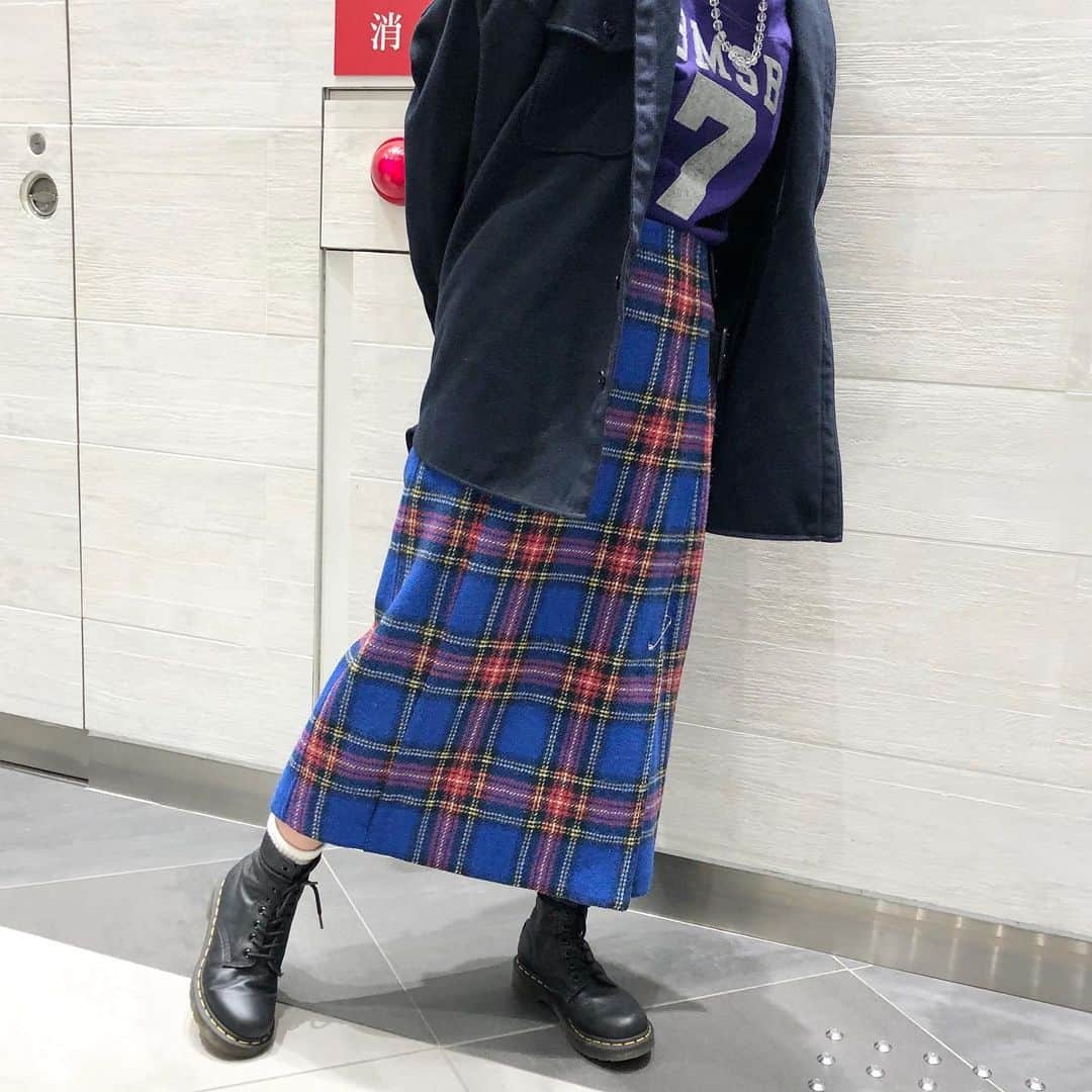 のインスタグラム：「. 🔮【 BEAMS BOY 】🔮 new arrival 🍂 ． jacket item no：1318-0809 price：¥14,800+tax . skirt item no：1327-0491 price：¥25,800+tax . tops item no：1314-0337 price：¥6,900+tax . @beams_kobe ☎️078-335-2720 #beams#raybeams#beamsboy#19fw#19aw#navyboy#purple#harristweed#necklace#drmartens#boots#womensstyle#instafashion#fashion#outfit#ootd#code#kobe#beamskobe#神戸#ビームス#ビームス神戸#レイビームス#ビームスボーイ#スカート#チェック#ジャケット#ブーツ#ネックレス」