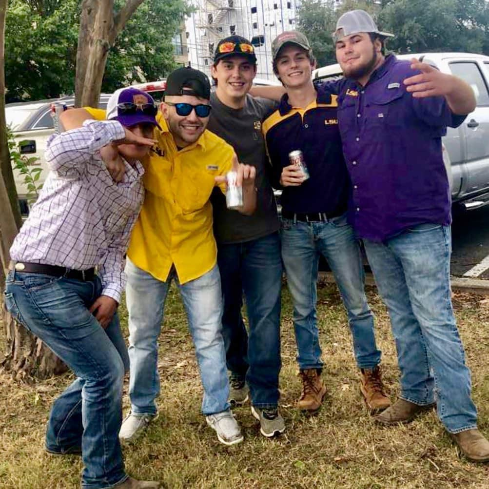 Dylan Dauzatのインスタグラム：「LSU game day with the boys 🐯🐊」