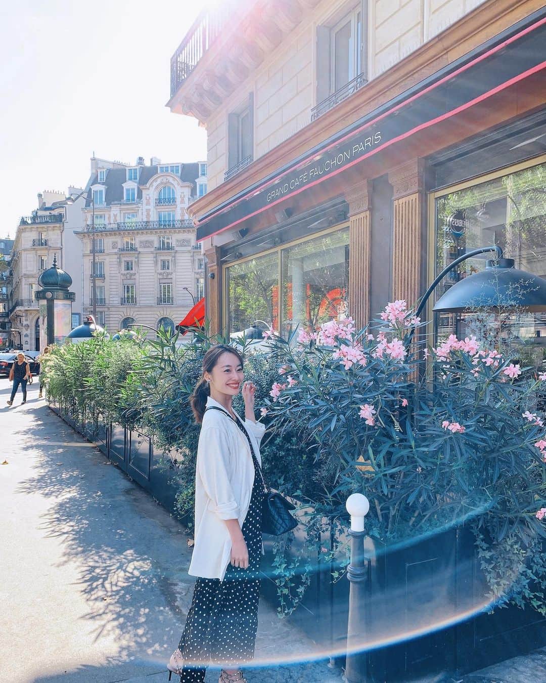 小祝麻里亜のインスタグラム：「昨日はたくさんの雨が降り続いで地面を覆ってしまったけど、地面があっという間に渇きそうなくらい、今日は太陽が燦々と照りつけていますね☔️☀️🌱 ． ． ． 私は幸い自宅で安静に過ごせましたけど、その裏で働かれていたレスキューの方や気象予報士の方などなど、お疲れ様でございます🙏🙏 ． ． 事前に被害規模をしれたからこそ、備えられ、助かった命もありますからね🙇‍♀️ ． ． ． そして被害に遭われた方には、心よりお見舞い申し上げます。一刻も早い復旧、再建をお祈り申し上げます。 ． ． ． (写真がなくて写真は旅行中のです) ． ＿＿＿＿＿ #天災 #台風 #台風19号 #台風一過 #防災　#typhoon #naturaldisaster #earth」