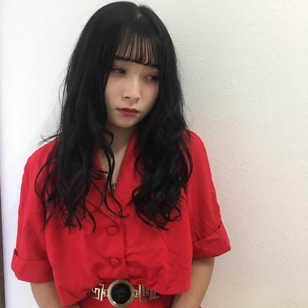 早稲田美容専門学校さんのインスタグラム写真 - (早稲田美容専門学校Instagram)「✨早稲美学生作品✨ 21C スギエ　カリン #作品撮り #ポートレート#ヘアメイク#ヘアアレンジ #メイク#カメラ#撮影#撮影会#モデル撮影  #カメラ好きな人と繋がりたい #赤#レディースファッション#hairarrange #秋コーデ #写真撮ってる人と繋がりたい #model#サロンモデル#サロモ#ヘアメイク#カメラ女子#写真好きな人と繋がりたい #美容師#美容学生#美容学校#一眼レフ#美容師さんと繋がりたい #美容好きな人と繋がりたい#美容学生と繋がりたい #早稲美#早稲田美容専門学校」10月13日 11時59分 - wasedabiyo