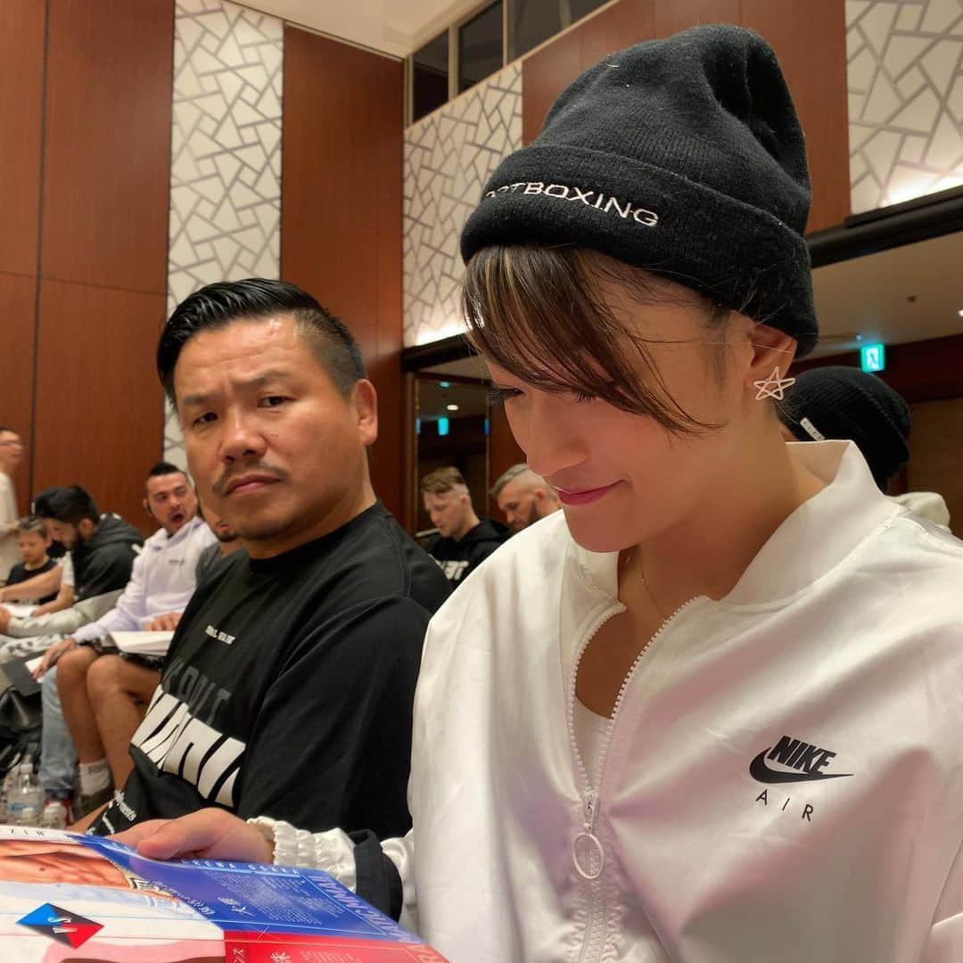 阿部裕幸さんのインスタグラム写真 - (阿部裕幸Instagram)「RIZIN 19 RENA NYでの敗戦からの復活をかけた闘い、対戦相手が代わったりといろいろありましたが、なんとかKOで勝ちました😊👍🏻 これを新たなスタートとし、次戦に備えます☝🏻 皆さん、応援ありがとうございました🙏🏻 RIZIN 19 RENA won by 1 R KO!!!! Thank you everyone!  #aacc #rena #aacc女子部 #mma #rizin19 #rizinff」10月13日 12時48分 - abeani111