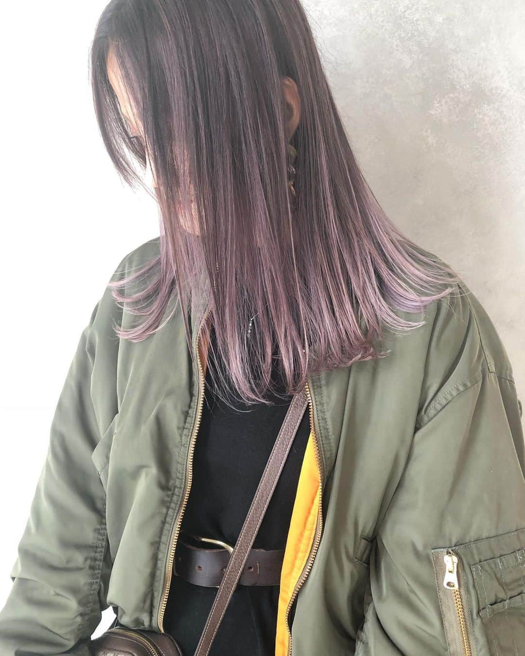 MORIZO カラースペシャリストさんのインスタグラム写真 - (MORIZO カラースペシャリストInstagram)「#morit_ハイライト  @_alt_hair_  back combing/lavender エモージュ.. 秋冬は色みを入れて楽しむ☺︎」10月13日 23時03分 - morita_masahir