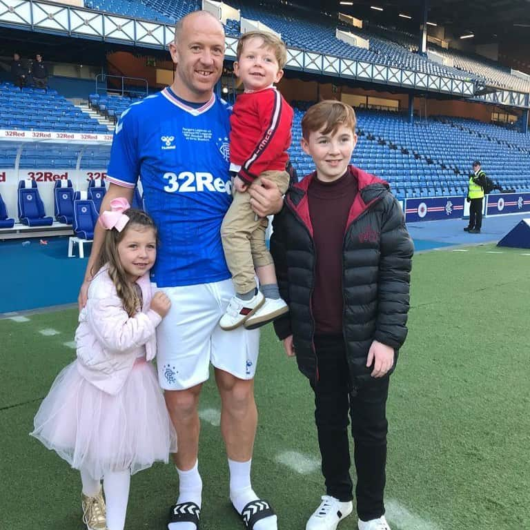 チャーリー・アダムさんのインスタグラム写真 - (チャーリー・アダムInstagram)「Amazing to be able to take my kids back where it all started for me thank you @rangersfc」10月13日 23時15分 - charlie26adam