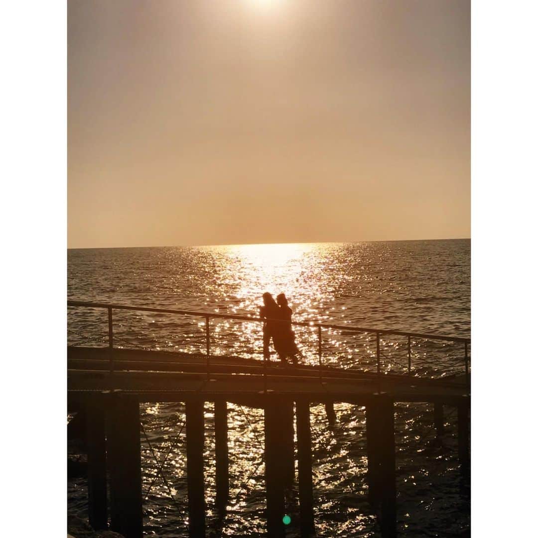 山田菜々美のインスタグラム：「. オキニイリ . #淡路島  #夕陽 #綺麗」