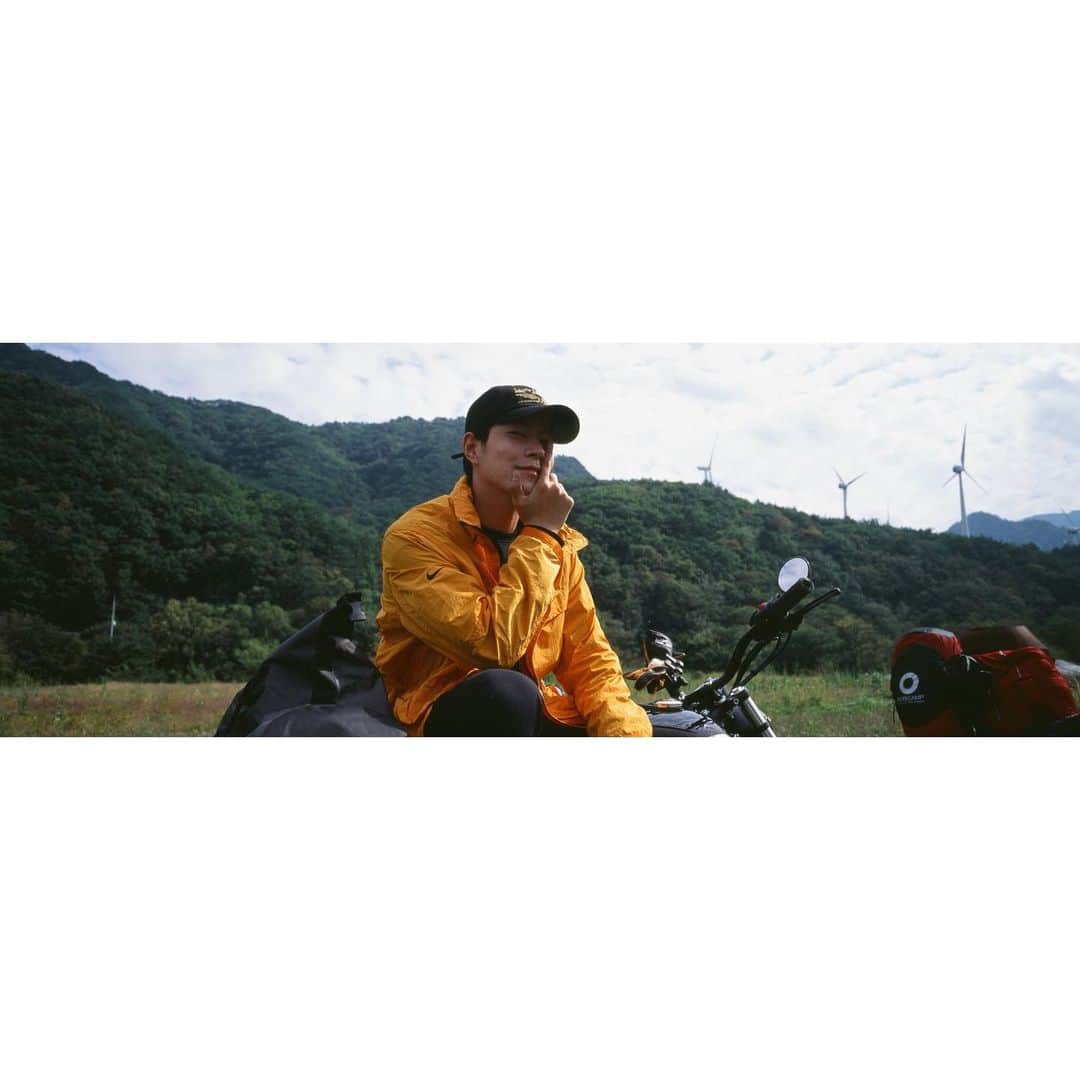 ホン・ジョンヒョンのインスタグラム：「🤟」