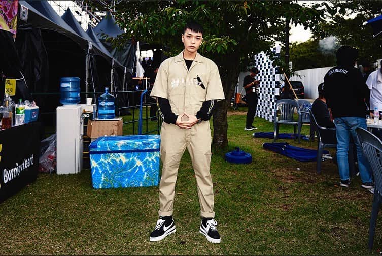 サイモンD のインスタグラム：「she likes my khaki suit」