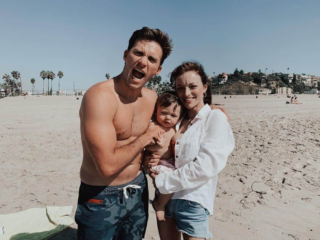 フランチェスカのインスタグラム：「Beach day with my besties 😬 my son and the best uncle ever @scotteastwood」