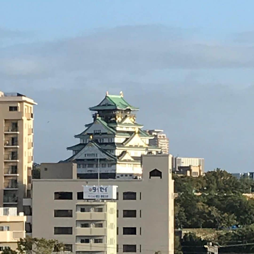 花城アリアさんのインスタグラム写真 - (花城アリアInstagram)「台風大丈夫でしたか？ 今朝、天候が良くなり 皆さんがジョギングされているのを見て 良かったーという気持ちと 平穏な毎日のありがたさを感じました😢💓 平和が一番ですね😊🌸 ✨✨✨✨✨✨✨✨✨✨ 被害があった地域の方々の 一日も早い復興を 心よりお祈りしております」10月13日 16時27分 - aria.kajo