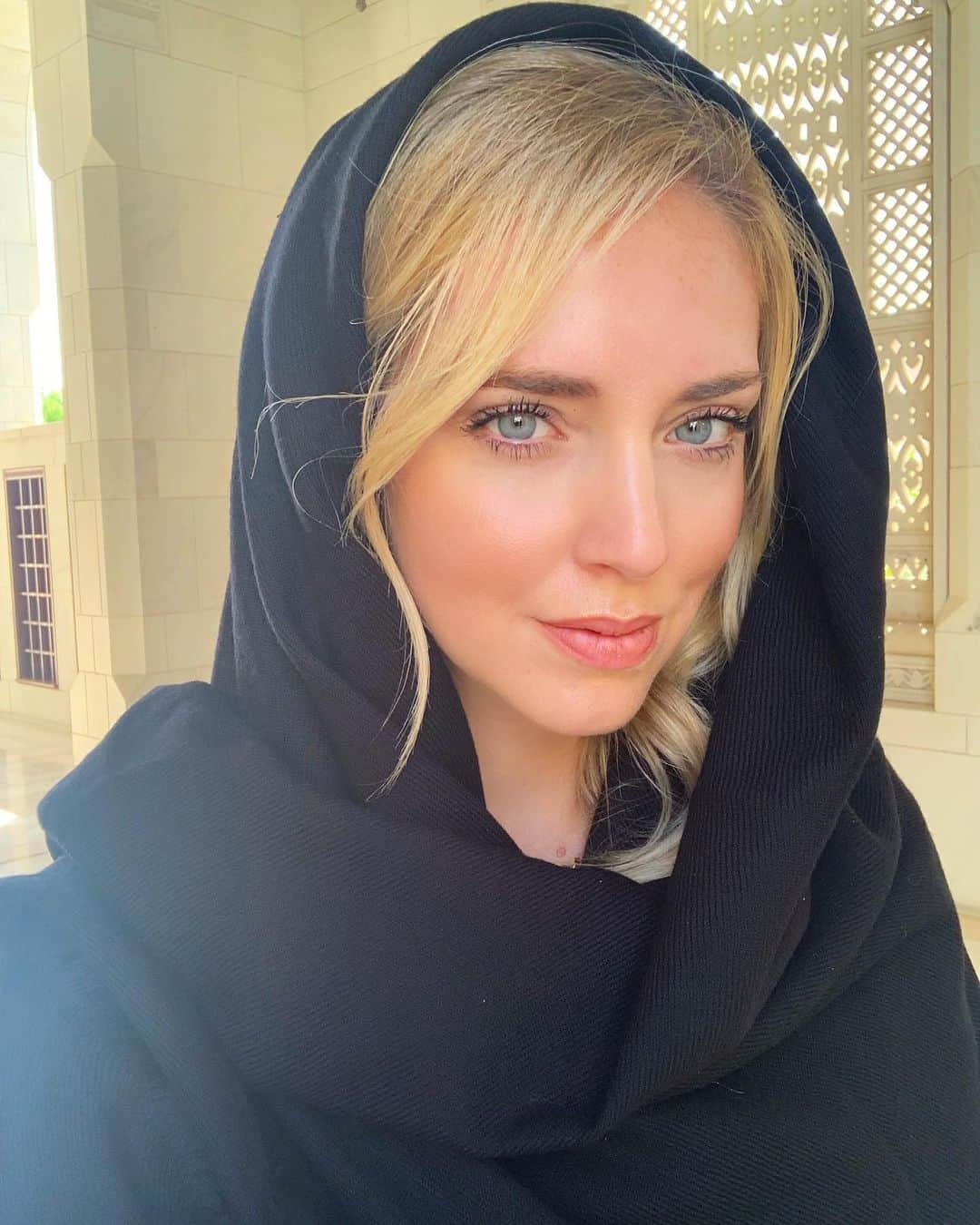 キアラ・フェラーニさんのインスタグラム写真 - (キアラ・フェラーニInstagram)「Visiting the Grand Mosque ☺️」10月13日 17時07分 - chiaraferragni