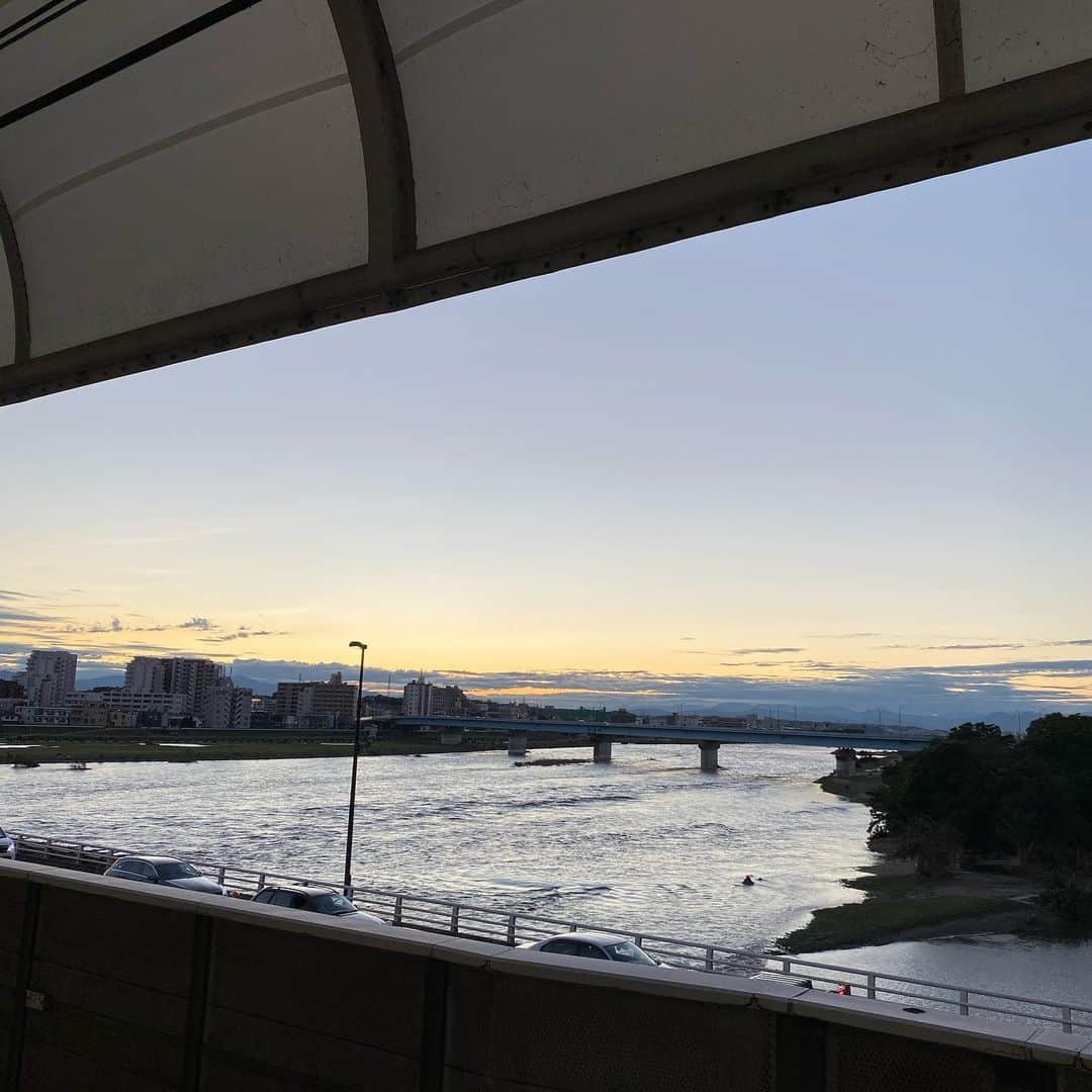 林信行のインスタグラム：「#Futakotamagawa  #Twilight  #20191013」