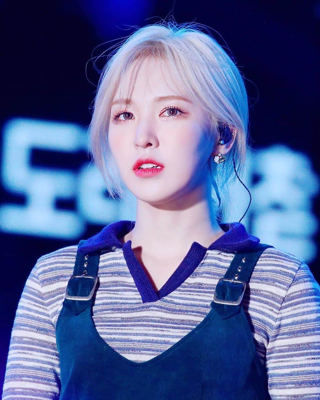 ウェンディ（ファンアカウント）のインスタグラム：「💙 191012 Gumi Love Festival - © to wenever940221 #WENDY #웬디 #REDVELVET #레드벨벳」