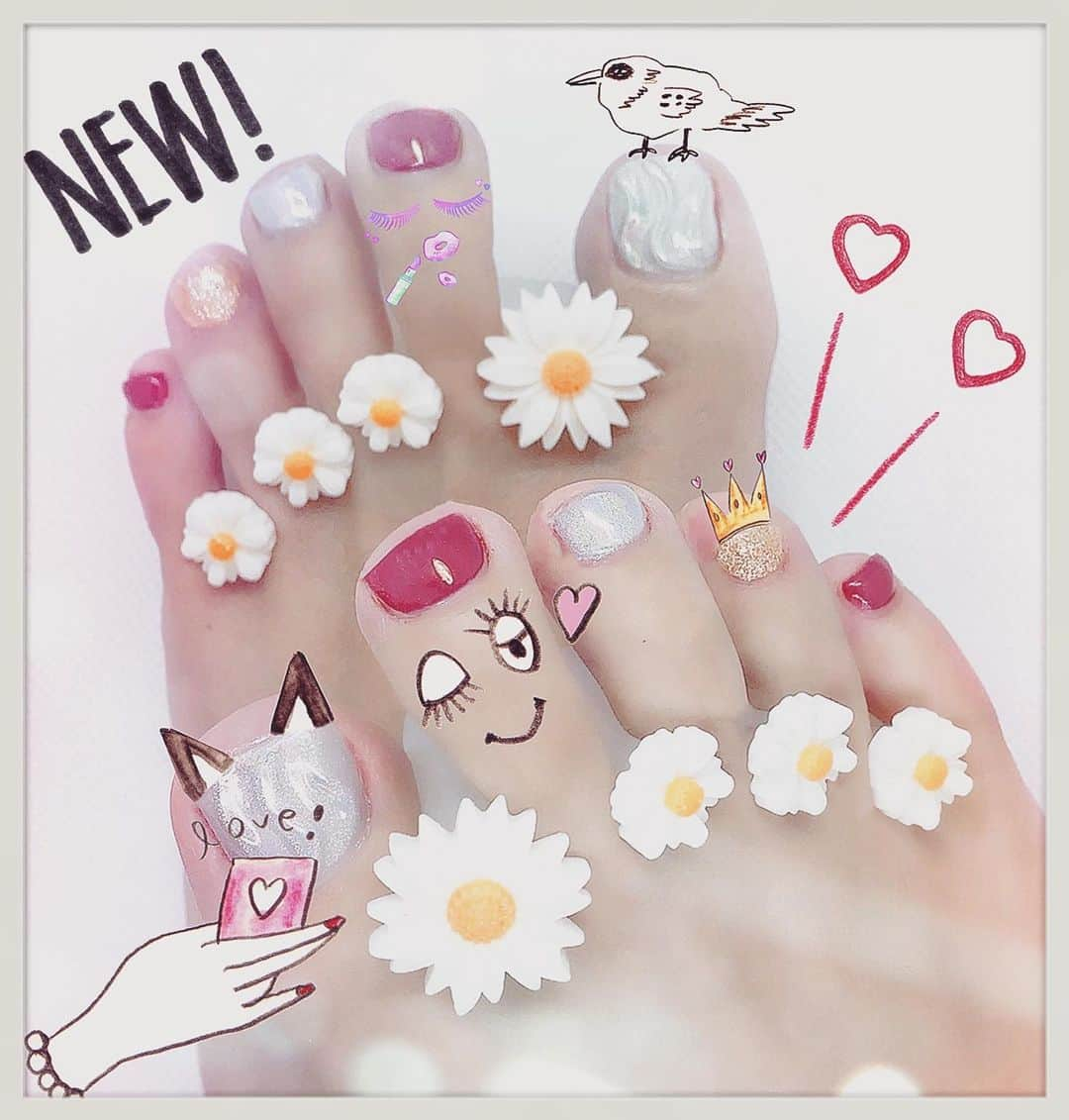 知華さんのインスタグラム写真 - (知華Instagram)「2019.10.13 🆕💅🦶。 珍しくミラーネイル。  #nail #tomocanail #footnail #ミラーネイル  #mirrornails  #naiart #ネイル #💅 #ネイルアート #tokyo#japan#東京 #うねうねネイル  #秋ネイル 足は🦵伸びるのが早いので 極限まで長さを短めに仕上げてもらってます。 伸びると爪が隣の指に食い込んで痛いので。。」10月13日 18時12分 - tomoca1204