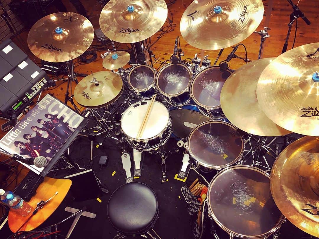 坂東慧のインスタグラム：「リハリハリハリハ #rehearsal #yamahadrums #zildjiancymbals #zildjiansticks #aspr #westone #cympad」