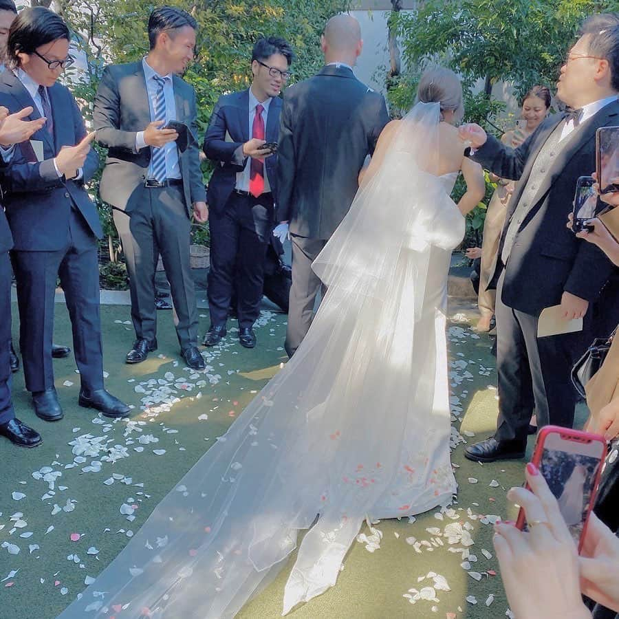 漆川由佳さんのインスタグラム写真 - (漆川由佳Instagram)「今日はミカコとケイスケ君の結婚式💒✨可愛過ぎるよー💖キレイよー💖本当晴れて良かった🤩👍🏻 ミカコとは思い出が濃厚にあり過ぎる🤣💕乾杯の挨拶ちと噛んでしまったぁ💦そして、文章能力無くてミカコごめん😂💦愛情はたっぷりよ💗💗💗 素敵な式だった㊗️✨本当に本当におめでとう🙏🏻💕末長くお幸せにね💖 そして、これからも宜しくね🥰」10月13日 18時34分 - shitsukawayuka