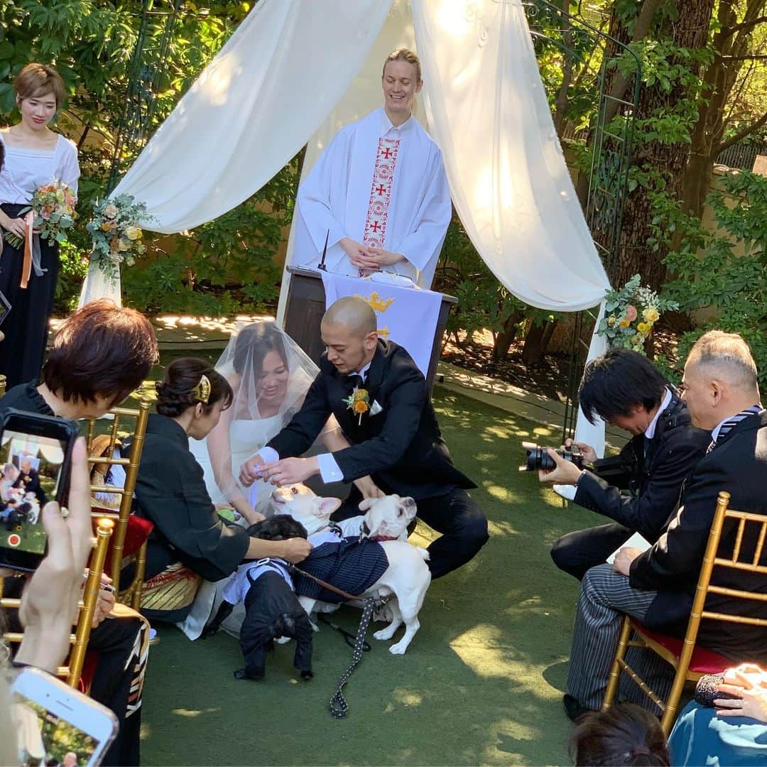 漆川由佳さんのインスタグラム写真 - (漆川由佳Instagram)「今日はミカコとケイスケ君の結婚式💒✨可愛過ぎるよー💖キレイよー💖本当晴れて良かった🤩👍🏻 ミカコとは思い出が濃厚にあり過ぎる🤣💕乾杯の挨拶ちと噛んでしまったぁ💦そして、文章能力無くてミカコごめん😂💦愛情はたっぷりよ💗💗💗 素敵な式だった㊗️✨本当に本当におめでとう🙏🏻💕末長くお幸せにね💖 そして、これからも宜しくね🥰」10月13日 18時34分 - shitsukawayuka