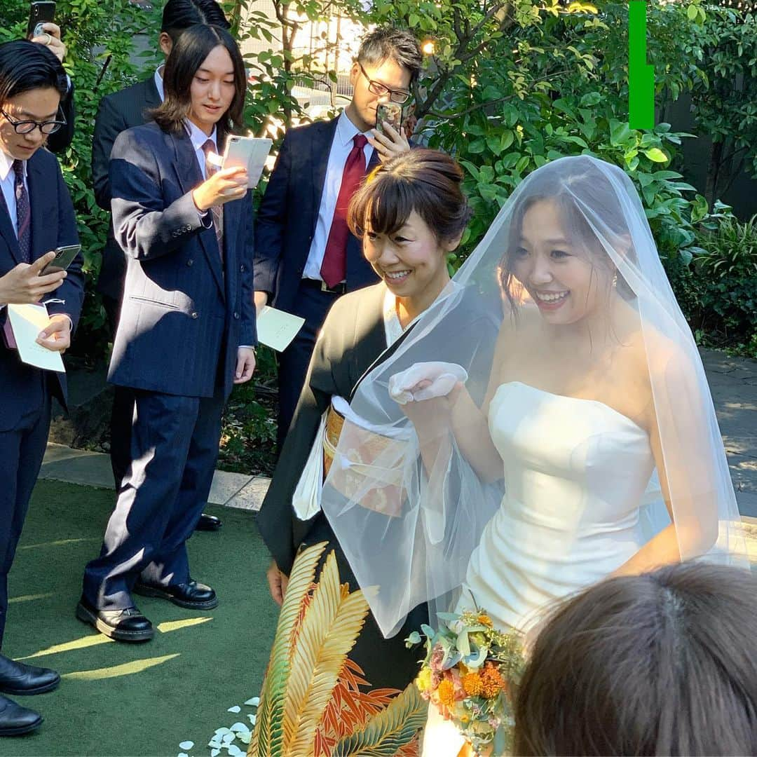 漆川由佳さんのインスタグラム写真 - (漆川由佳Instagram)「今日はミカコとケイスケ君の結婚式💒✨可愛過ぎるよー💖キレイよー💖本当晴れて良かった🤩👍🏻 ミカコとは思い出が濃厚にあり過ぎる🤣💕乾杯の挨拶ちと噛んでしまったぁ💦そして、文章能力無くてミカコごめん😂💦愛情はたっぷりよ💗💗💗 素敵な式だった㊗️✨本当に本当におめでとう🙏🏻💕末長くお幸せにね💖 そして、これからも宜しくね🥰」10月13日 18時34分 - shitsukawayuka