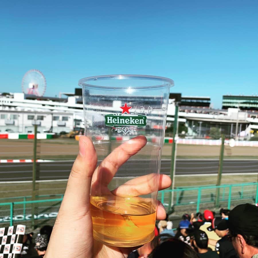 NonAlcoholRiderのインスタグラム：「鈴鹿サーキットでF1 BEER BEER BEER🍺してきた😎👊 #f1 #鈴鹿サーキット #ハイネケン #S字」