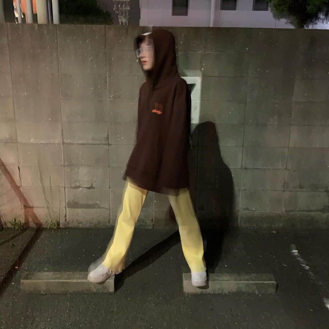 のインスタグラム：「パジャマや！って実家帰ったらみんなに言われた可愛いやんな🤨」