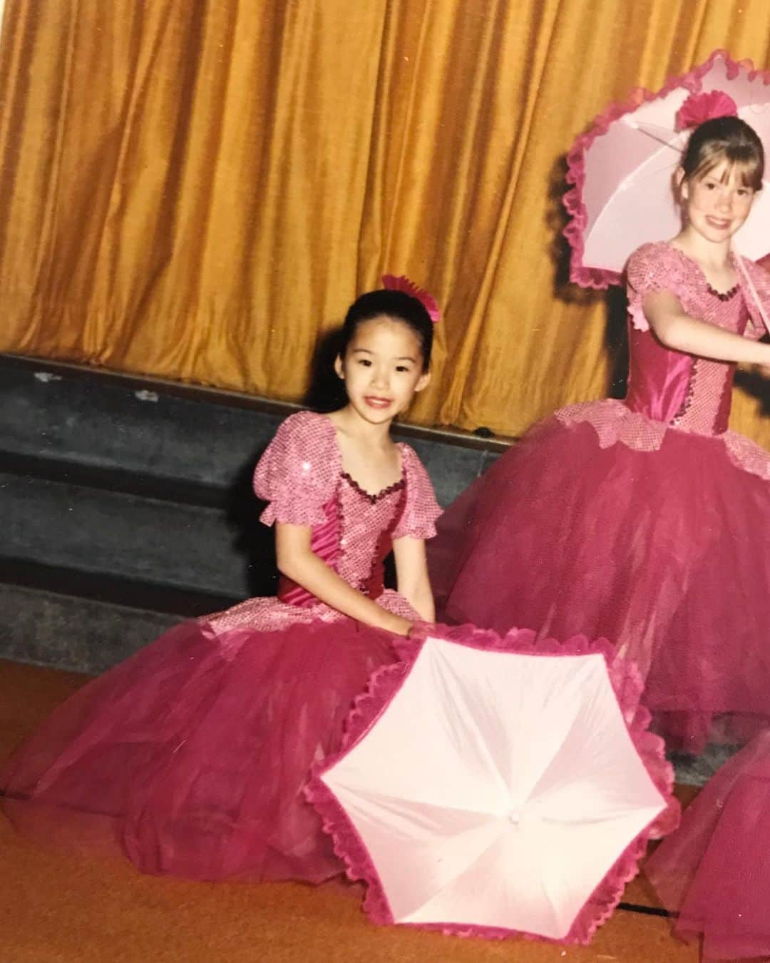 アイリーン・キムさんのインスタグラム写真 - (アイリーン・キムInstagram)「Baby me at my ballet recital 💃 (I insisted on wearing fuchsia lipstick to match my dress)」10月13日 19時21分 - ireneisgood