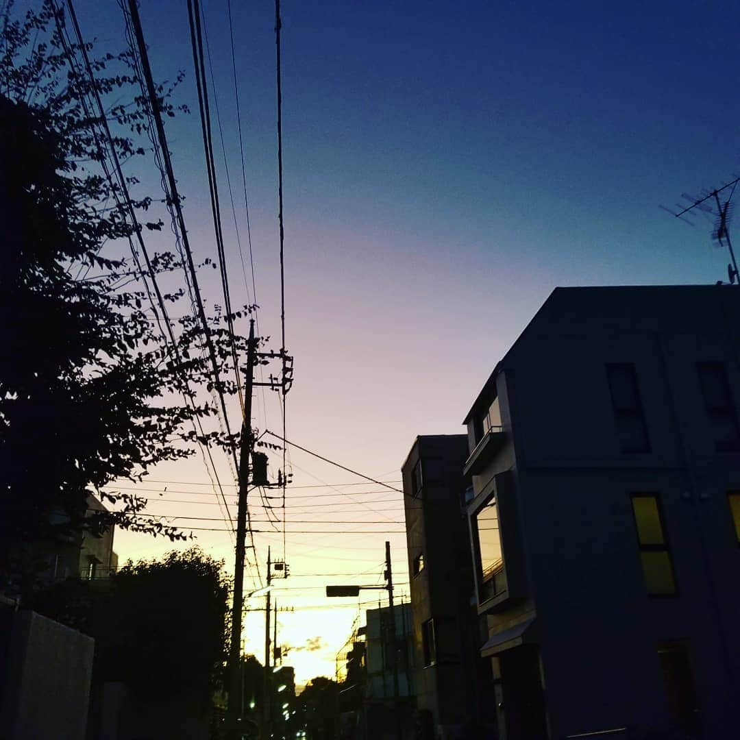 前園真聖さんのインスタグラム写真 - (前園真聖Instagram)「夕方にランニング。 綺麗な空でした😊 #ランニング #ゆるラン #前園真聖」10月13日 19時59分 - maezono_masakiyo