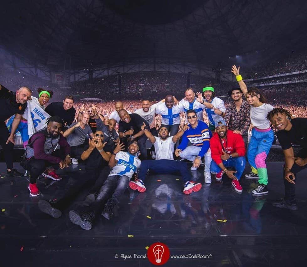 のインスタグラム：「Ma clique est magnifique 🎵💙 Immense merci à @sopranopsy4 et son équipe pour m’avoir invité pour ce concert de feu hier 🔥🔥🔥」