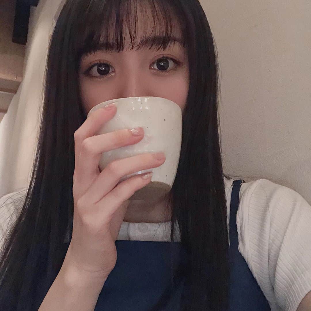 香音さんのインスタグラム写真 - (香音Instagram)「今日はお勉強の休憩に、ちょっとママとお出かけ~☺︎ いちごジュース飲んだのに写真撮り忘れました😣🍓 . . . あ、お茶飲んでるのありました。これでお許しください🙄」10月13日 21時10分 - kanon420_official