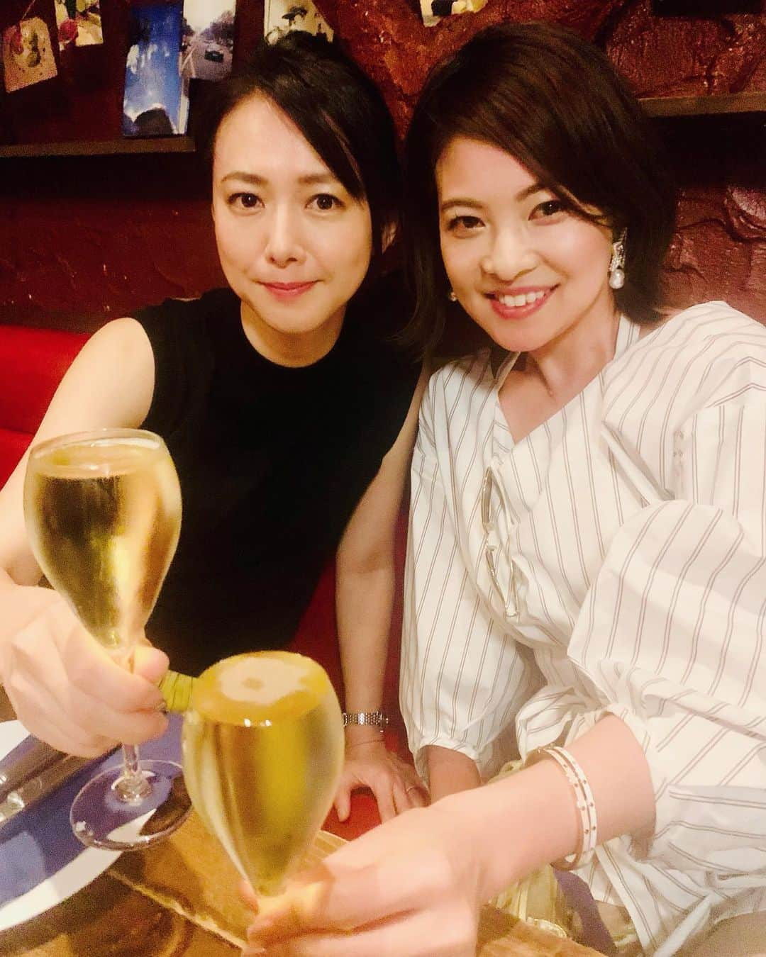 吉田玲奈さんのインスタグラム写真 - (吉田玲奈Instagram)「大切な打ち合わせが終わり、食べる飲む飲む飲む〜〜っ🥂🐂美味しかったー♪ #スパークリング #カイノミ #四川風ボロネーゼ #フィッシュアンドチップス #ちゃんとします #黒禁止 #目真っ赤 #石山愛子 ちゃん #セントフォース」10月13日 21時12分 - reina.yoshida.ciel.1218