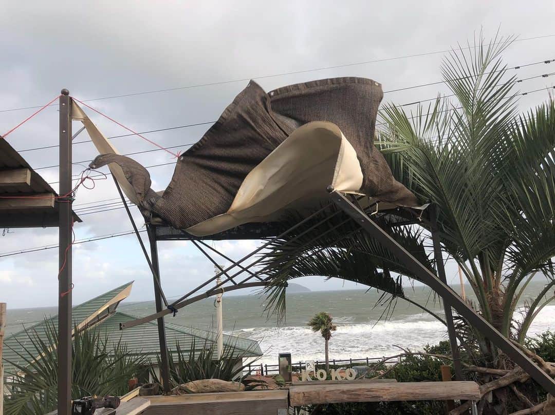 JAMOSAさんのインスタグラム写真 - (JAMOSAInstagram)「昨日発生した台風19号により、お亡くなりになられました方々のご冥福を心よりお祈りいたしますとともに、被害を受けられました地域の皆様に心よりお見舞い申し上げます。  わたしのママが住んでいる、九州の糸島も強い風により色んな物が壊れたと連絡がきました。  これ以上被害が広がりませんように、そして一日でも早く、日本のみんなが平和に暮らせるように祈ります  It’s devastating to see so many of our people’s homes and property destroyed from yesterday’s Typhoon Hagibis.... I would like to send my condolences to all the victims.」10月13日 21時33分 - jamosa148
