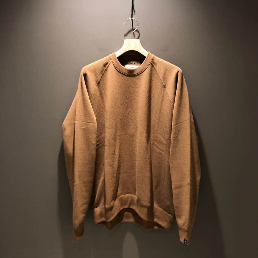のインスタグラム：「＜LOOPWHEELER＞×＜Graphpaper＞ Mens Raglan Sweat BEAMS JAPAN 2F @beams_japan @graphpaper_official #graphpaper #loopwheeler #beams #beamsjapan #beamsjapan2nd Instagram for New Arrivals Blog for Recommended Items #japan #tokyo #shinjuku #fashion #mensfashion #womensfashion #日本 #東京 #新宿 #ファッション#メンズファッション #ウィメンズファッション #ビームス #ビームスジャパン新宿店」