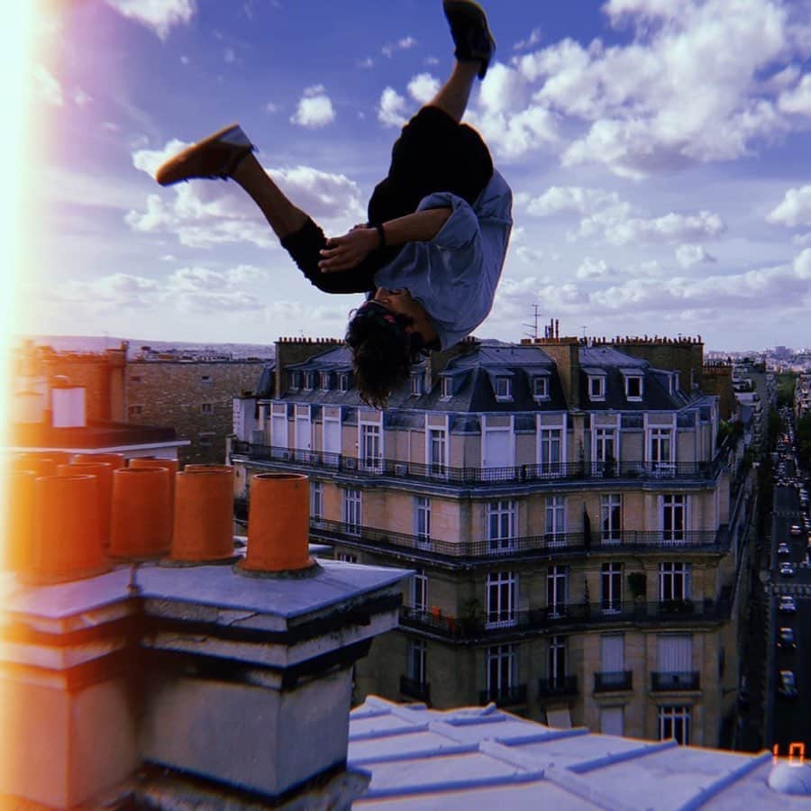 ショーン・エバリストのインスタグラム：「Photo recap of day 1 & 2 of my trip for #redbulldanceyourstyle in Paris🕺🏻 . . Snuck onto a rooftop with the bro @littleshao , rode electric scooters through the city 🔥met @yakfilms officially 🤝, watched friends eat duck hearts 🙅🏻‍♂️😬 lastly of course saw some dope sets at the battles. Eventful to say the least! . . #mL #MovementLifestyle #redbulldance #redbulldanceyourstyle」