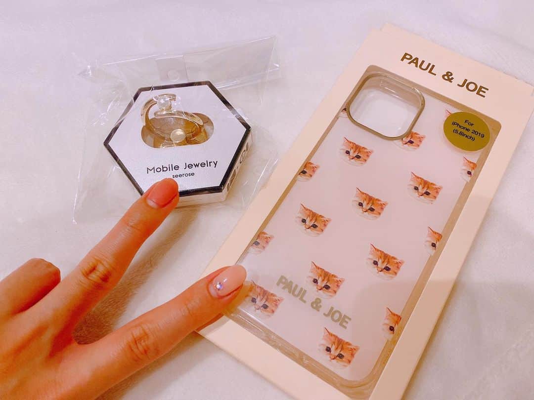 根岸愛さんのインスタグラム写真 - (根岸愛Instagram)「newスマホケース🥳 &スマホリング💍 PAUL&JOEほんと可愛い🐈 猫ちゃんを1匹隠さないとなのがちょっと心苦しかった🤣 とっても可愛い🥳💕 #paulandjoe #pauljoe #smartphonecase #case #スマホケース #スマホリング #猫グッズ #ねこグッズ」10月14日 7時51分 - negishiai927