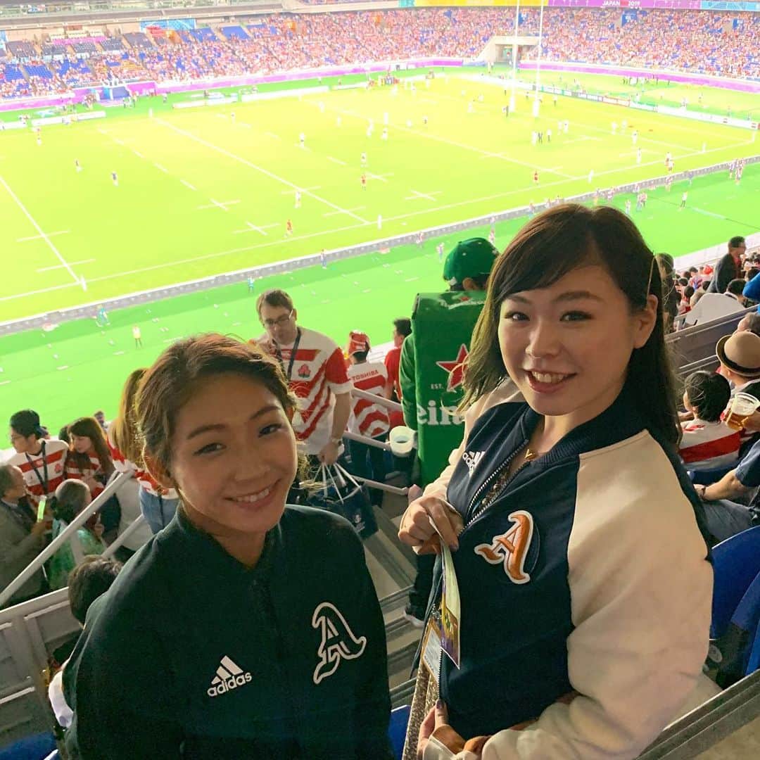 植草歩さんのインスタグラム写真 - (植草歩Instagram)「初めて日本代表🇯🇵のラグビーを観て、歴史的瞬間を生で見ることができて幸せでした😭🏉❤️ ６万人を超える人があの会場で1つになって応援して日本中に応援してもらえる選手達素敵だなって思いました✧* もっと頑張ろうと、自分もこんなふうに来年歴史を変える選手になろうと思わせてくれました。 最高の刺激を頂けました🐯◎！ 感動をありがとう🙏🏻👑🍀 . #RWC2019  #rwc横浜 #jpnvsco . .  Thank  you for adidas❤️❤️❤️ #adidas #victoryjacket #ブレない思いを胸に刻もう @adidastokyo」10月14日 8時00分 - ayayumin0725