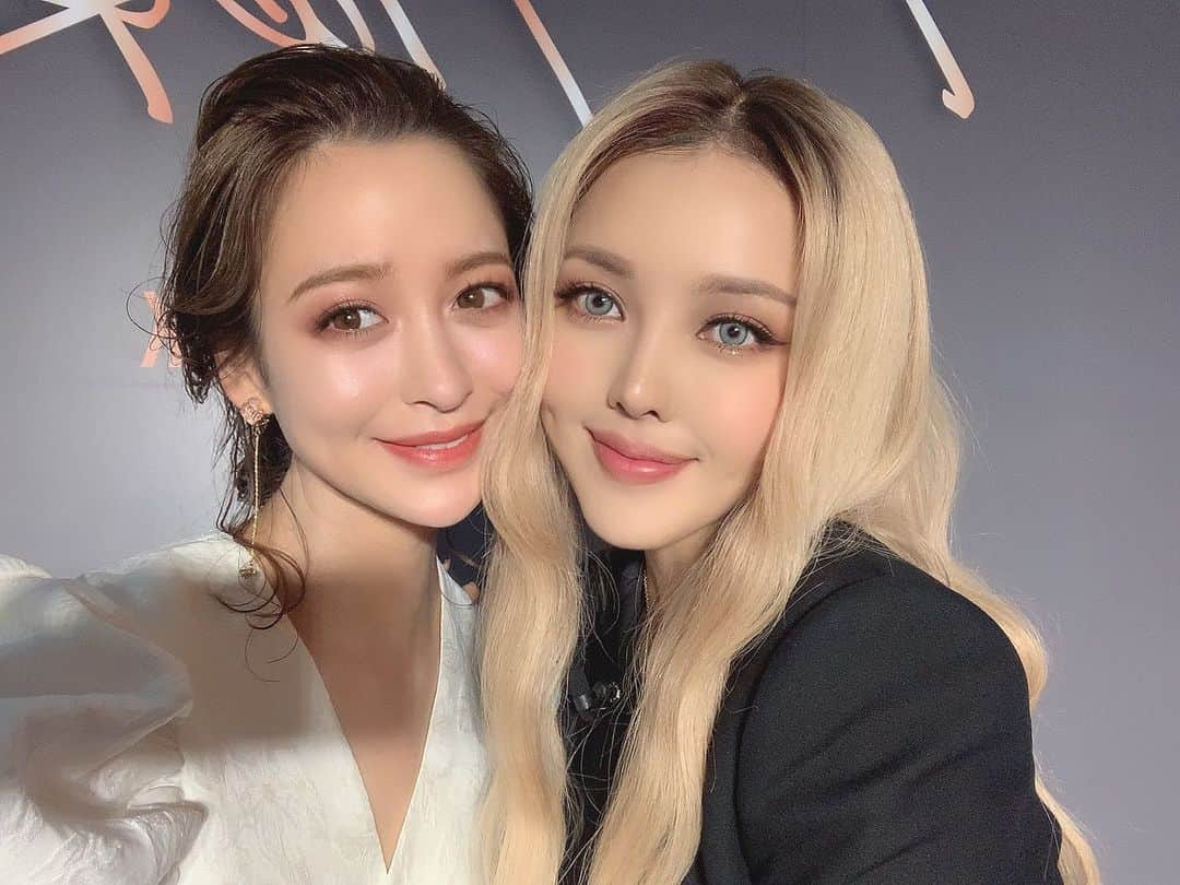 野崎萌香さんのインスタグラム写真 - (野崎萌香Instagram)「with @ponysmakeup ❤️🖤❤️🖤 만나서 반갑습니다💓💓💓」10月14日 8時02分 - moeka_nozaki