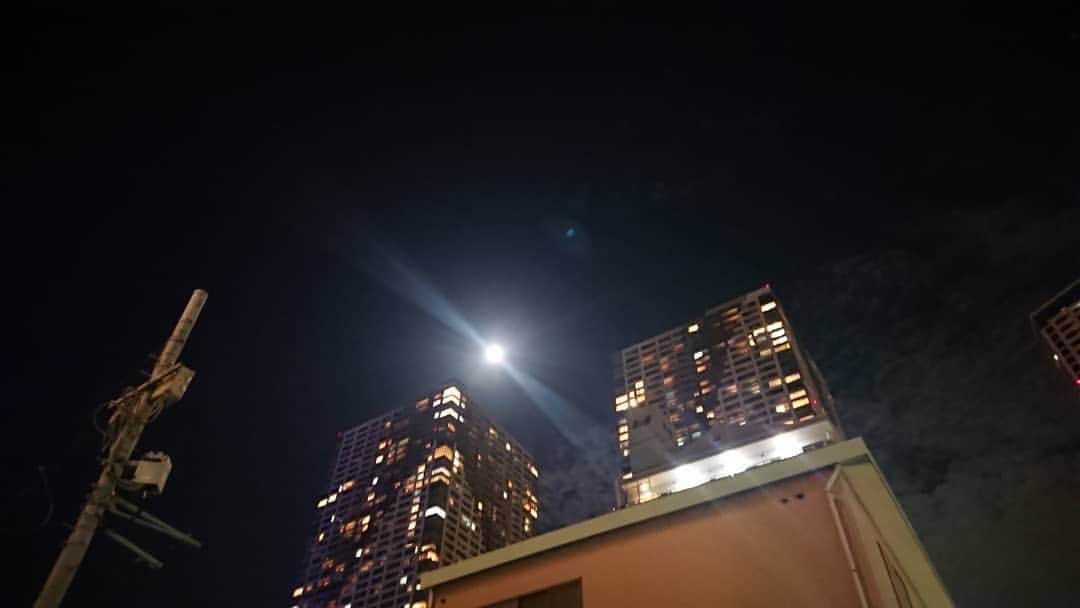 松坂南さんのインスタグラム写真 - (松坂南Instagram)「月が綺麗✨  #lovethesky☁️」10月14日 8時06分 - minami_matsuzaka