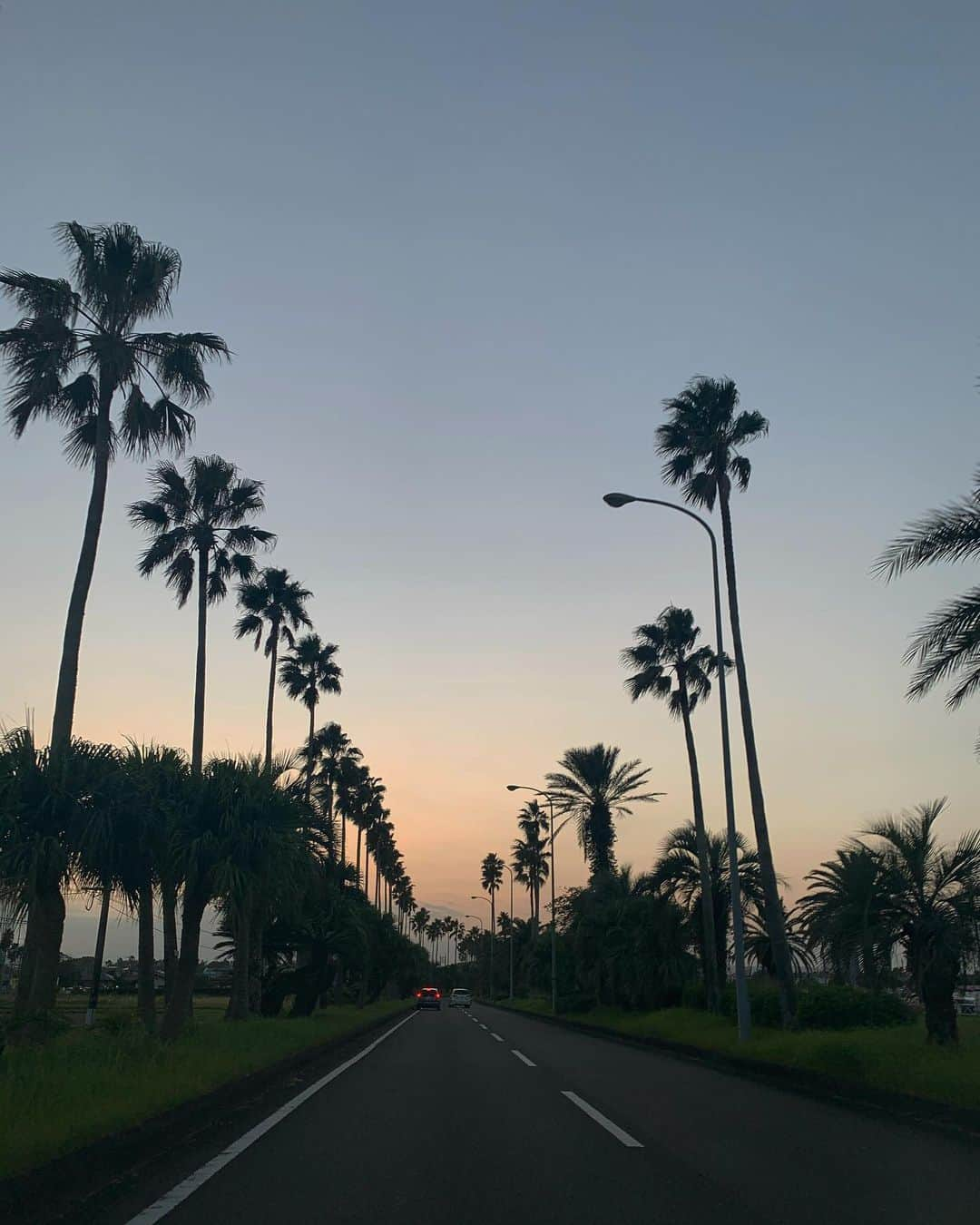 ANNA さんのインスタグラム写真 - (ANNA Instagram)「So happy to be home😌✈️🌴・ ・ 最近完全に東京と宮崎の二重生活🌊・ ・ ・  #宮崎 #sunset #local #デュアルライフ」10月14日 0時11分 - anna_flare