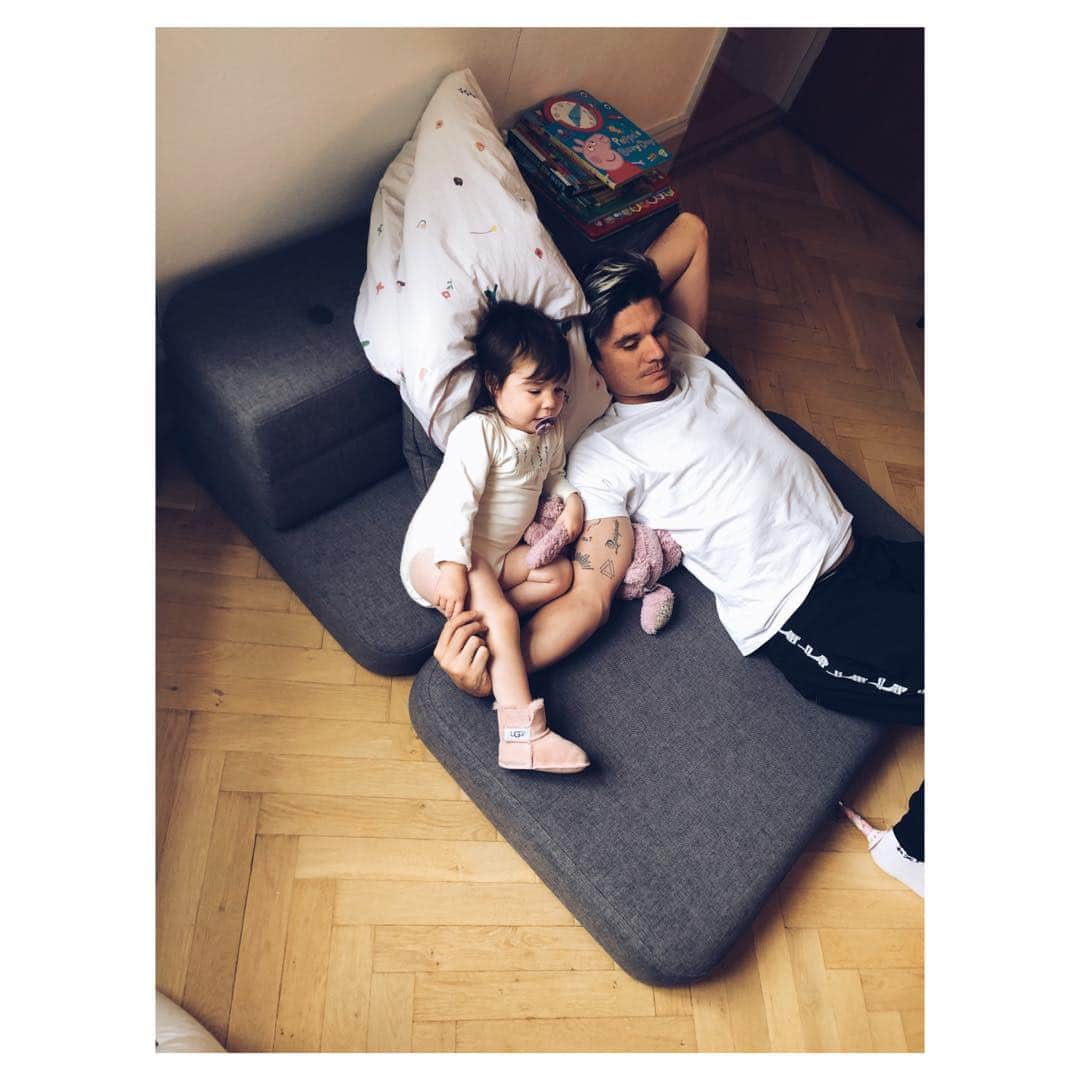 ヤネッテ・オッテセンさんのインスタグラム写真 - (ヤネッテ・オッテセンInstagram)「Sunday chill with my loves ♥️ #sundaylove」10月14日 0時29分 - jeanetteottesens