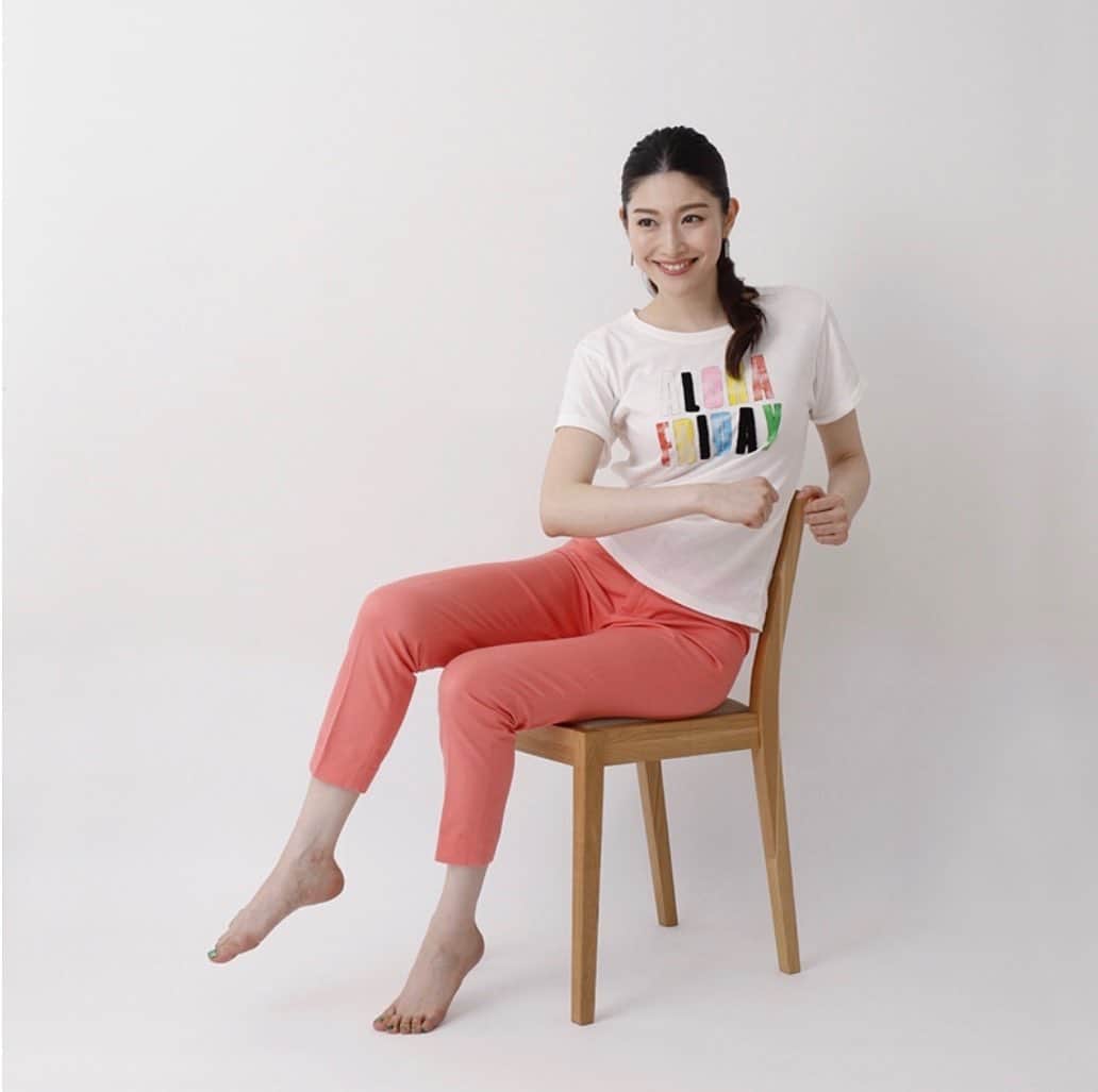 櫻井麻美のインスタグラム：「「毎日やりたくなるほどクセになる？ 愛されボディをつくる#骨盤ストレッチ 」@cosmeダイエットの記事で掲載されています。 ・ プロフィールの@cosmeスペシャリストブログのリンクからご覧いただけます🤗 ・ ・ #骨盤 #愛されボディ #ダイエット記事 #歪み調整」