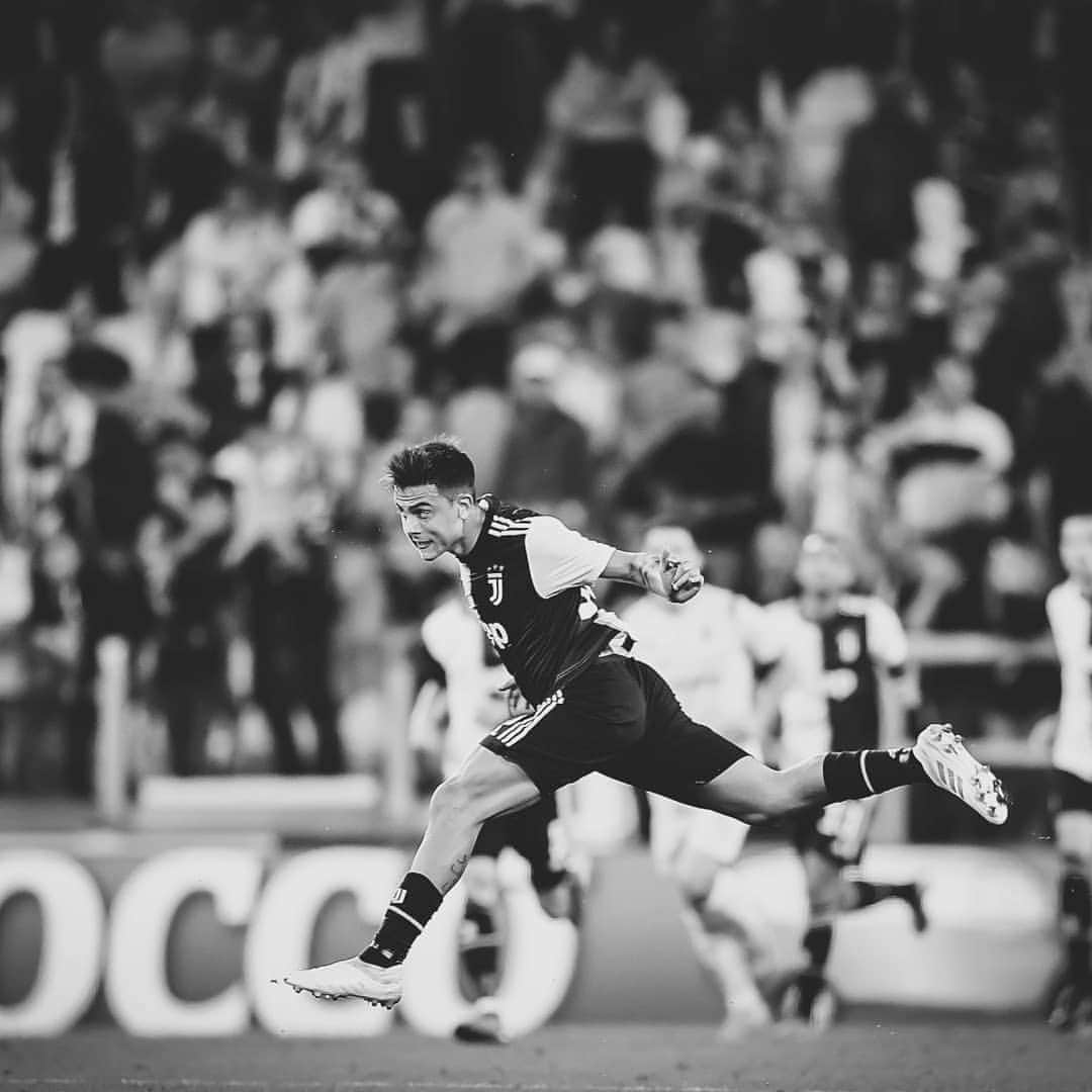 ユヴェントスFCさんのインスタグラム写真 - (ユヴェントスFCInstagram)「In ⚫&⚪ | Best of September, Part 3/3 📸  #FinoAllaFine #ForzaJuve」10月14日 1時18分 - juventus