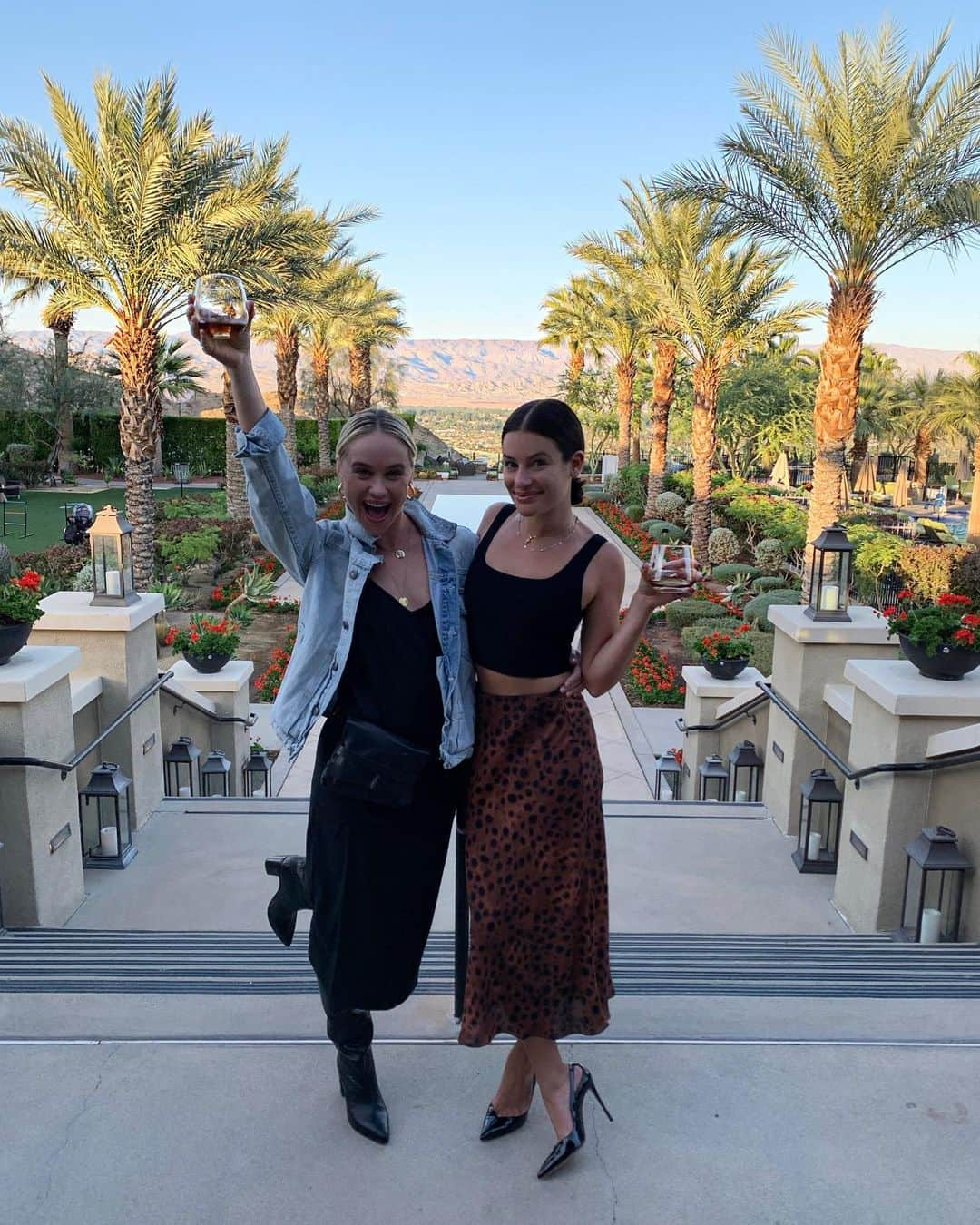 リア・ミシェルさんのインスタグラム写真 - (リア・ミシェルInstagram)「Couples getaway 💛 with the Martins in the desert at the gorgeous @ritzcarlton is the perfect way to recharge🌵❤️」10月14日 1時32分 - leamichele