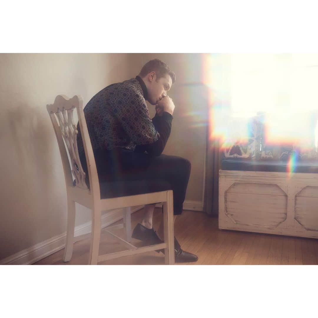 キャメロン・モナガンのインスタグラム：「The final batch by @benjoarwas. . Styling by @shalevlavan.」