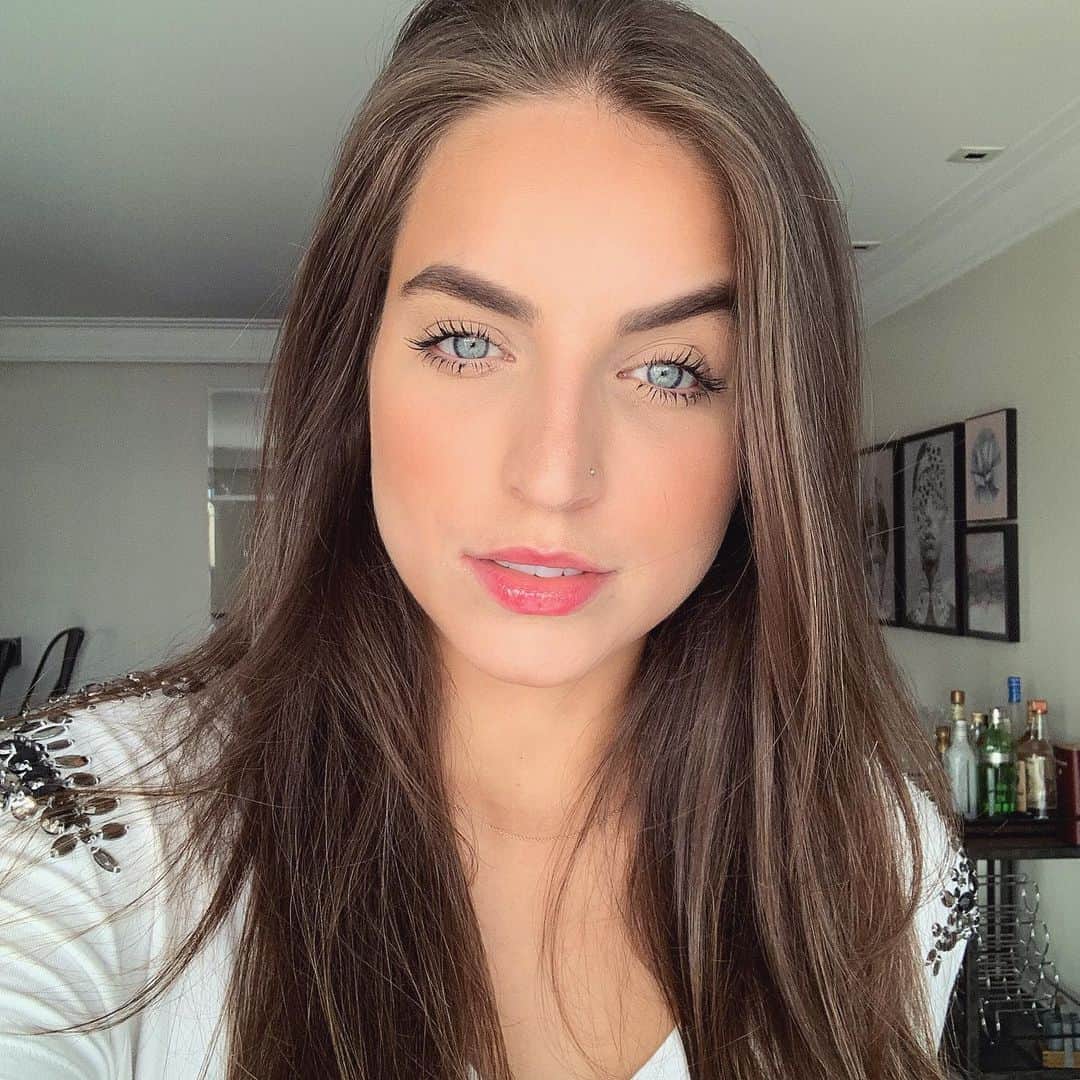 Bruna Unzuetaのインスタグラム：「👻」