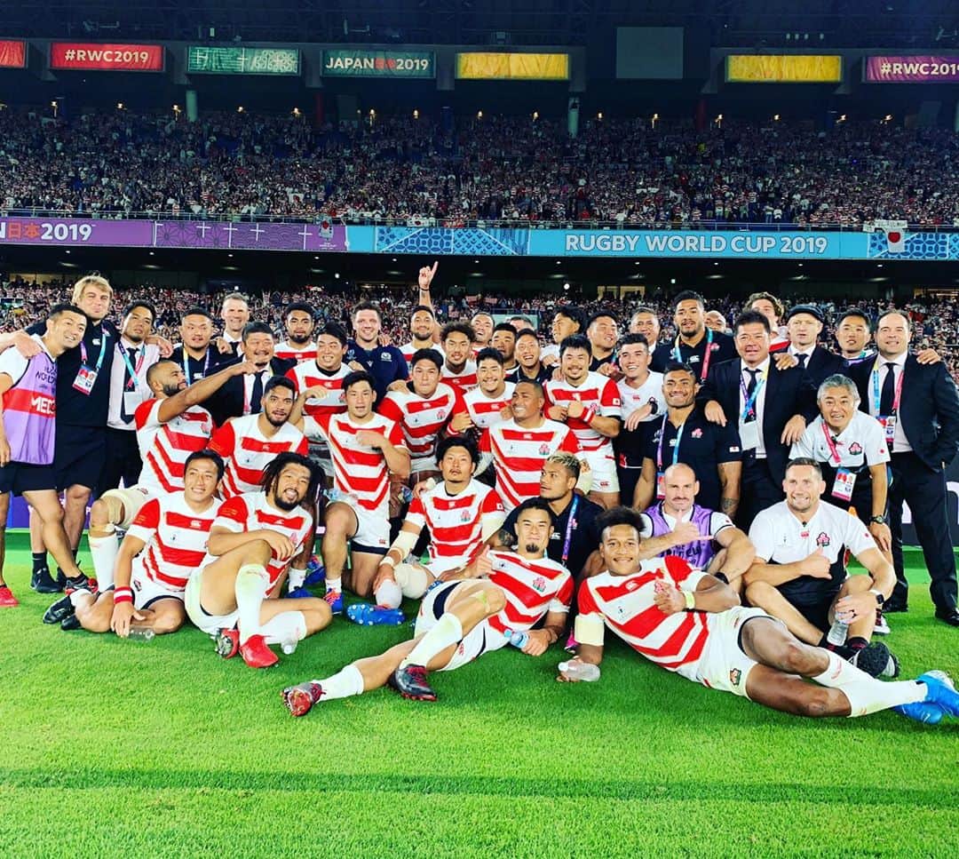 松田力也のインスタグラム：「いつもたくさんの応援ありがとうございます！ 最高の結果を残すことが出来ました！ 新たな歴史を作ることが出来ました！  #rugbyworldcup #rugbyworldcup2019 #ラグビー日本代表 #japan #oneteam」