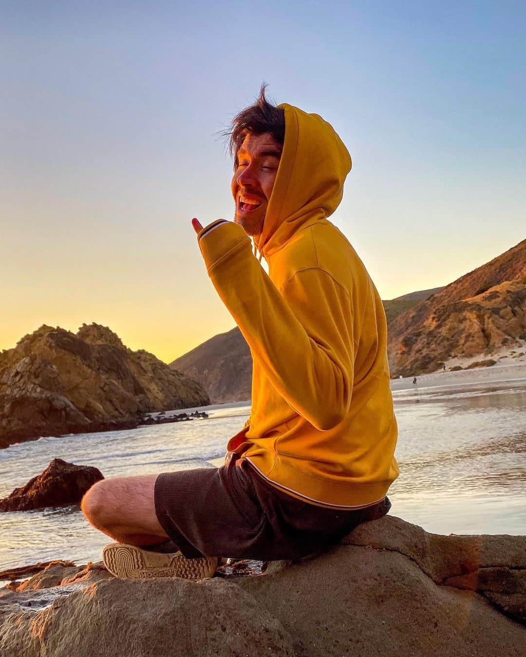 German Garmendiaさんのインスタグラム写真 - (German GarmendiaInstagram)「Vivir junto al mar me alegra el alma 🌊」10月14日 2時21分 - germangarmendia