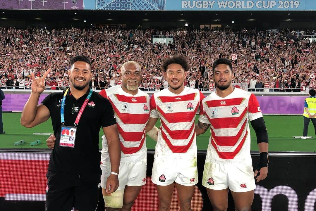 アタアタ・モエアキオラさんのインスタグラム写真 - (アタアタ・モエアキオラInstagram)「That winning feeling 最高 On to the next #RWC2019Best8 OneTeam 🤙🇯🇵」10月14日 2時53分 - ata_moeakiola