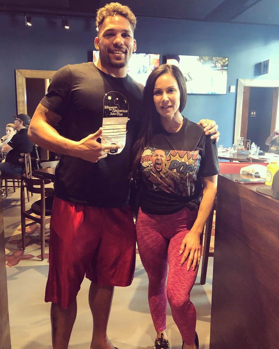 Kendra Lustさんのインスタグラム写真 - (Kendra LustInstagram)「Great weekend in #Tampa great win in #ufctampa fight & ending with lunch with @erykanders and his beautiful wife @yasmin.anders love you guys ❤️」10月14日 4時10分 - kendralust