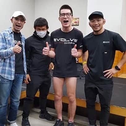 青木真也のインスタグラム：「応援ありがとうございました！#shinyaaoki #onechampionship #青木真也 #evolvefightteam #onehundredathletic」